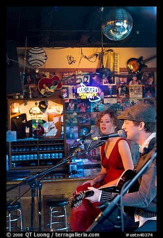 Man and woman singing country music at Tootsie Orchid Lounge. Nashville, Tennessee, USA