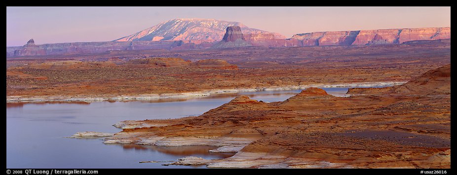 Lake Powell landscape, Glen Canyon National Recreation Area, Arizona. USA