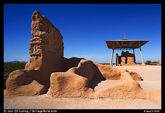 Hohokam ruins and the Great House, Casa Grande Ruins National Monument. Arizona, USA