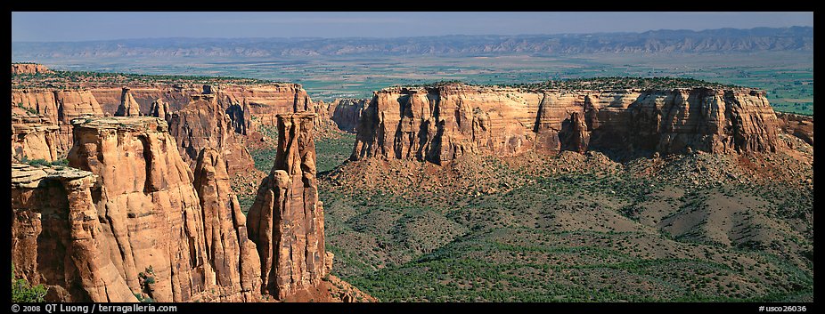 Mesa scenery. Colorado National Monument, Colorado, USA (color)