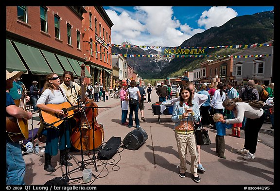 Live musicians on main street. Telluride, Colorado, USA