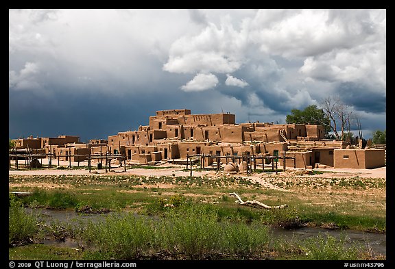 Red Willow Creek and Hlauuma. Taos, New Mexico, USA (color)