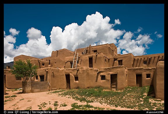 Hlaukwima. Taos, New Mexico, USA (color)