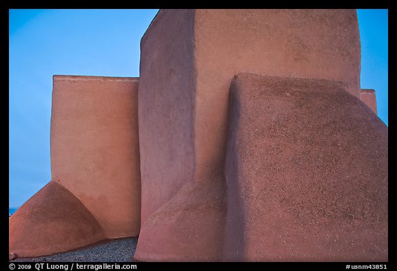 Windowless walls at the back of San Francisco de Asisis mission, Rancho de Taos. Taos, New Mexico, USA (color)