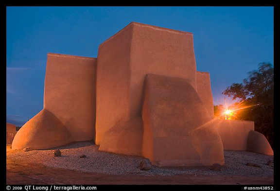 San Francisco de Asisis mission buttresses at night, Rancho de Taos. Taos, New Mexico, USA