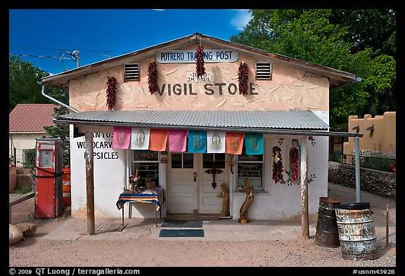 Store, Sanctuario de Chimayo. New Mexico, USA (color)