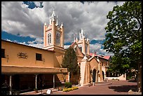 Old town plaza and San Felipe de Neri Church. Albuquerque, New Mexico, USA