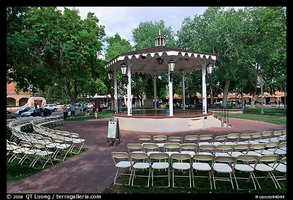 Gazebo, old town plazza. Albuquerque, New Mexico, USA