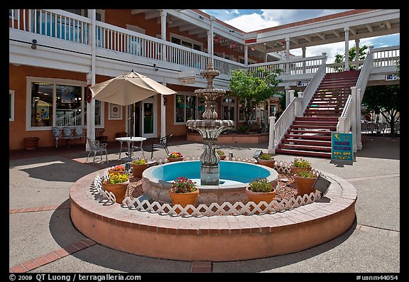 Fountain in shopping area, old town. Albuquerque, New Mexico, USA