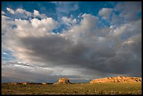 Approach to Chaco Canyon. Chaco Culture National Historic Park, New Mexico, USA