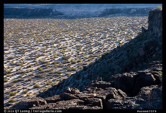 Basalt rocks and crater rim, Kilbourne Hole. Organ Mountains Desert Peaks National Monument, New Mexico, USA
