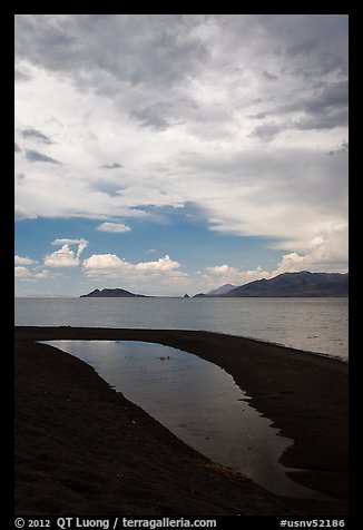 Crescent-shaped pool on lakeshore. Pyramid Lake, Nevada, USA