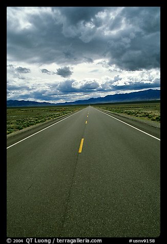 Road converging to the horizon. Nevada, USA