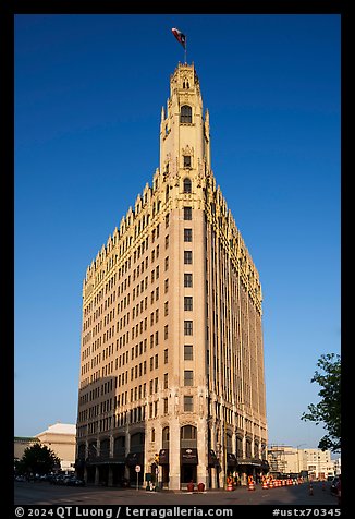 Emily Morgan hotel, late afternoon. San Antonio, Texas, USA (color)