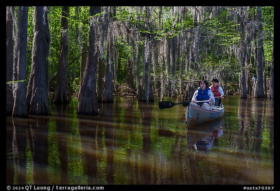 Canoeists, Caddo Lake State Park. Texas, USA (color)