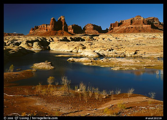 Mesas, Glen Canyon National Recreation Area, Utah. USA (color)