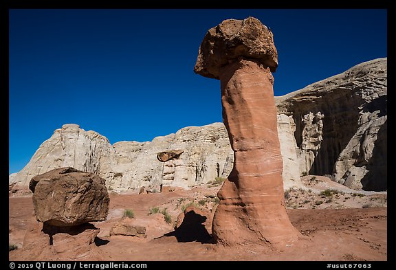 Rock-capped sandstone towers. Grand Staircase Escalante National Monument, Utah, USA (color)