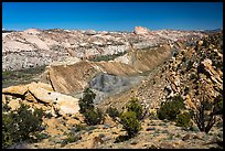 Cockscomb Fault along Cottonwood Canyon Road. Grand Staircase Escalante National Monument, Utah, USA ( color)