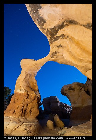 Metate Arch at night. Grand Staircase Escalante National Monument, Utah, USA (color)
