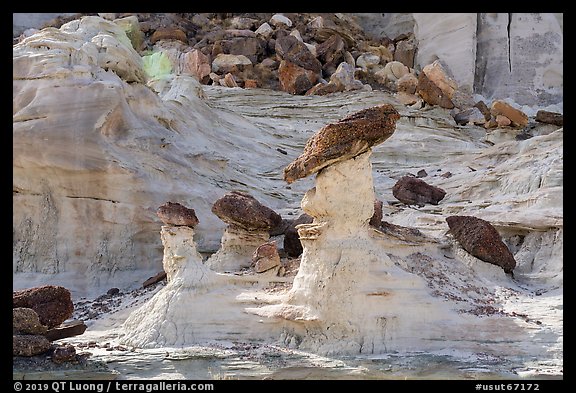 Caprocks, Rocks, and cliffs. Grand Staircase Escalante National Monument, Utah, USA (color)