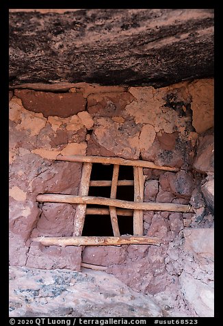 Lattice Window, Jailhouse Ruin. Bears Ears National Monument, Utah, USA (color)