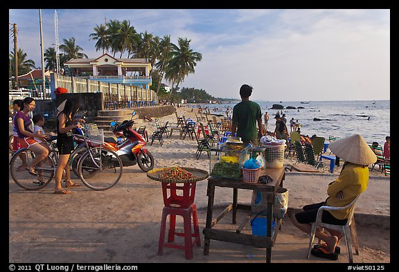 Food vendor,  Long Beach, Duong Dong. Phu Quoc Island, Vietnam (color)