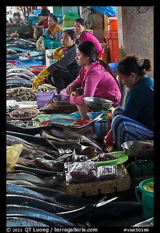 Fishmongers, Duong Dong. Phu Quoc Island, Vietnam (color)