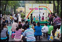 Children singing, Cong Vien Van Hoa Park. Ho Chi Minh City, Vietnam