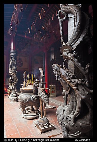 Pillars wrapped in dragons, Ha Chuong Hoi Quan Pagoda. Cholon, District 5, Ho Chi Minh City, Vietnam (color)