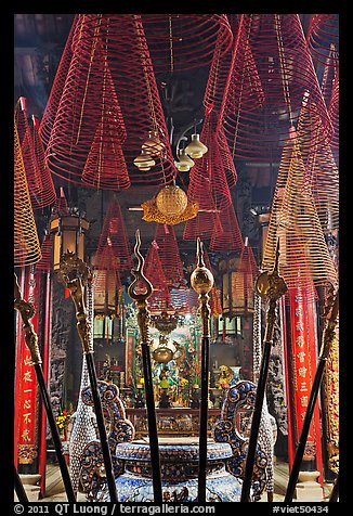 Incense coils, Phuoc An Hoi Quan Pagoda. Cholon, District 5, Ho Chi Minh City, Vietnam (color)