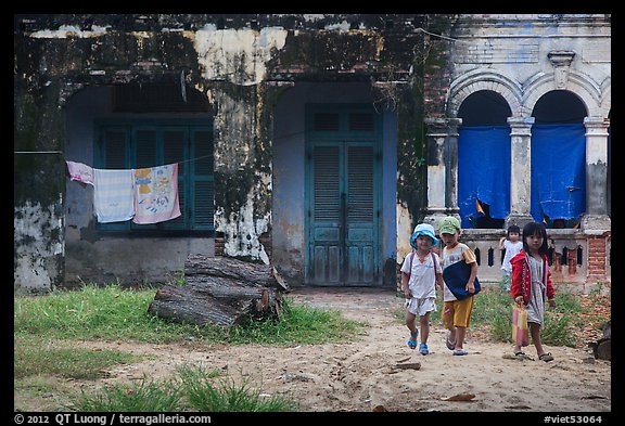 Children in front of home. Mui Ne, Vietnam (color)