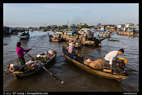 Market-goers, Cai Rang floating market. Can Tho, Vietnam (color)