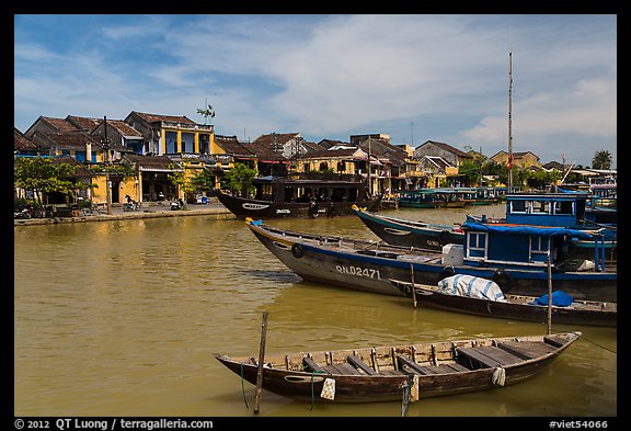 Boats, ancient town. Hoi An, Vietnam (color)