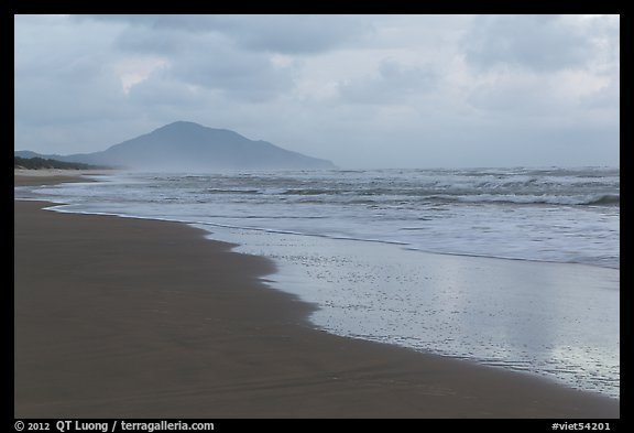 Beach in cloudy weather. Vietnam (color)