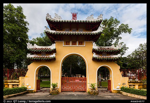 Le Van Duyet temple gate, Binh Thanh district. Ho Chi Minh City, Vietnam (color)