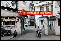 End of work day. Ho Chi Minh City, Vietnam (color)