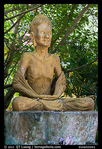 Buddha statue, Hang Pagoda. Tra Vinh, Vietnam (color)