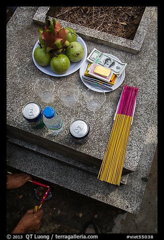 Traditional offering to the deceased. Ben Tre, Vietnam (color)