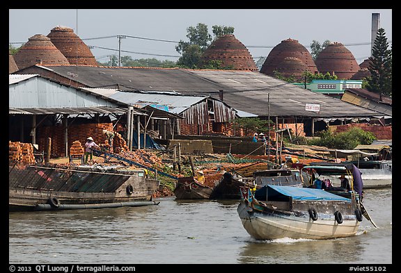 Riverside brick ovens. Sa Dec, Vietnam