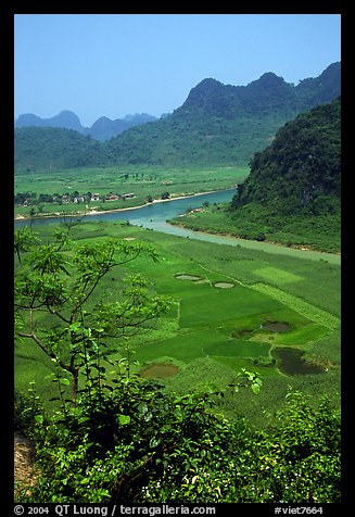 Boat inside the lower cave, Phong Nha Cave. Vietnam