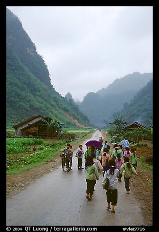 Children returning from school, Ma Phuoc Pass area. Northeast Vietnam (color)