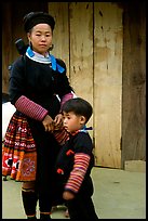 Woman and child of Hmong ethnicity, near Moc Chau. Northwest Vietnam