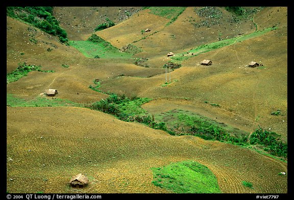 Homes on hillside, between Yeu Chau and Son La. Northwest Vietnam (color)
