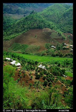 Village, between Yeu Chau and Son La. Northwest Vietnam (color)