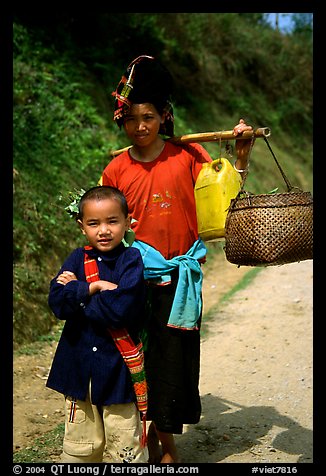 Ethnic minority woman and child, between Son La and Tuan Chau. Northwest Vietnam (color)