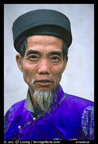 Temple guardian, Perfume Pagoda. Vietnam (color)