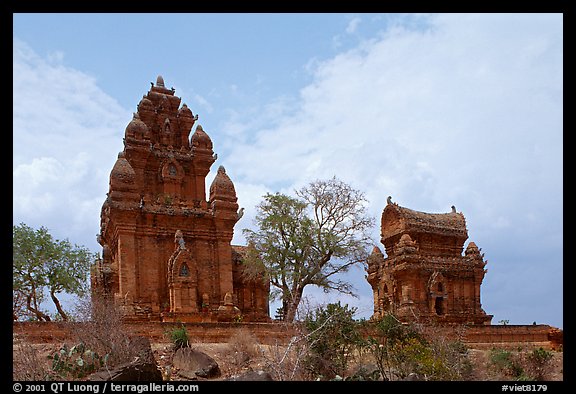 Cham towers, Po Klong Garai. Vietnam (color)