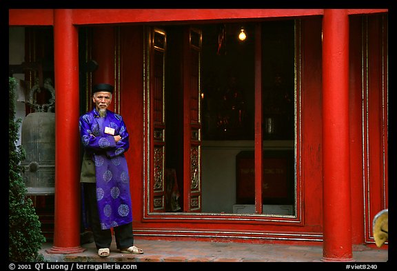 Temple and guardian. Perfume Pagoda, Vietnam (color)