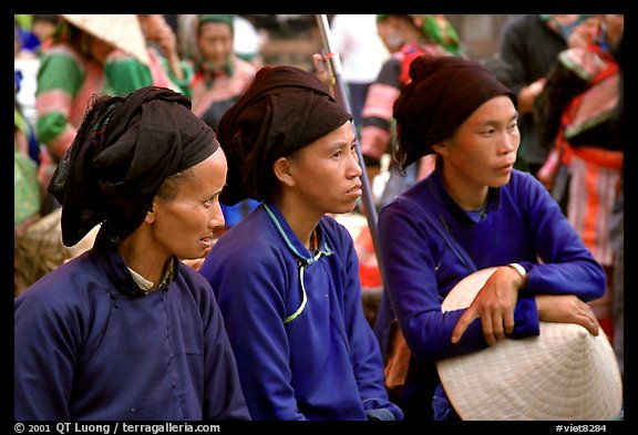 Ethnic minority women. Sapa, Vietnam (color)