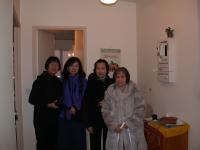 Lanchi, Tuyet Phuong, and moms.  ( color)